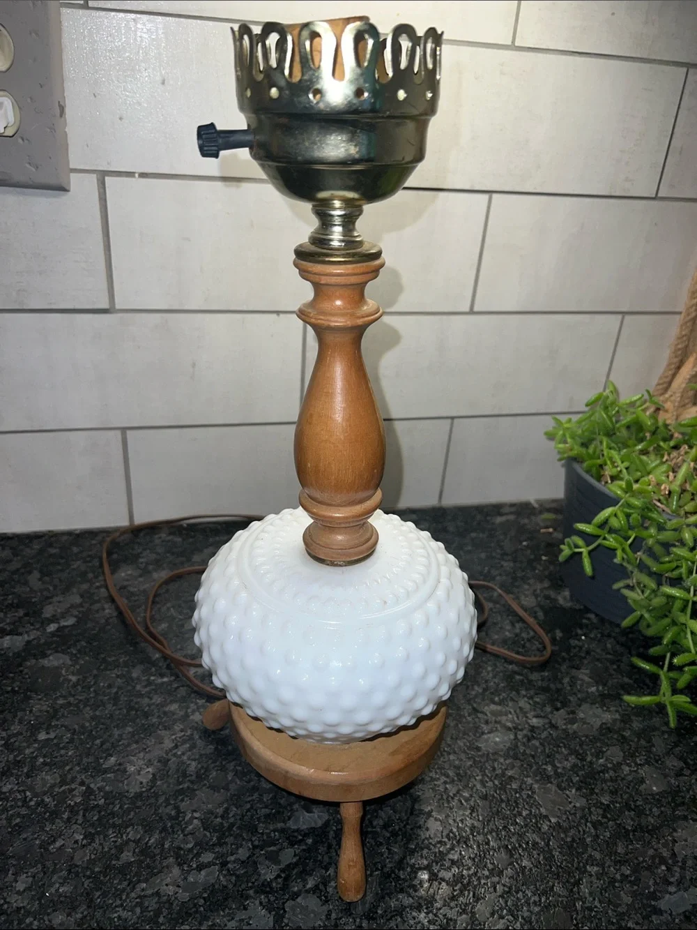 Vintage-style Hobnail Milk Glass Table Lamp with Brass Accents - White & Brass